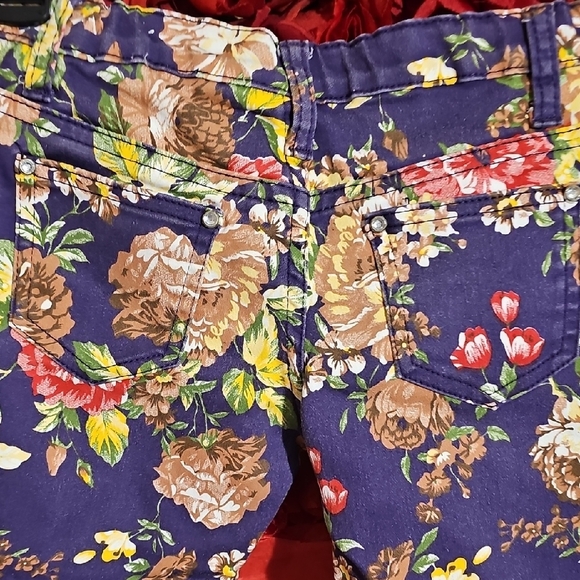 Crest Jeans Girls Floral Kids Jeans Size 6 Like New - Picture 7 of 9